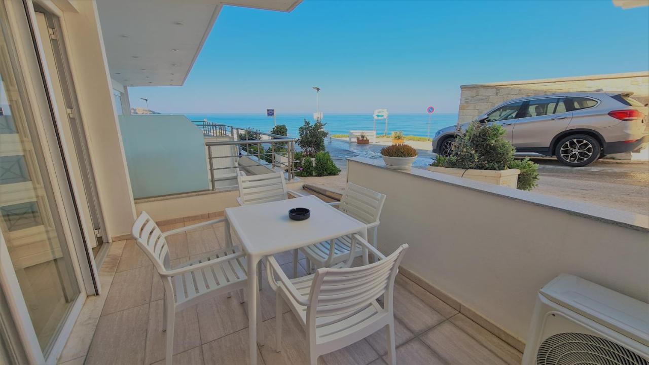 Bella Mare Luxury Apartments Каламакі Екстер'єр фото