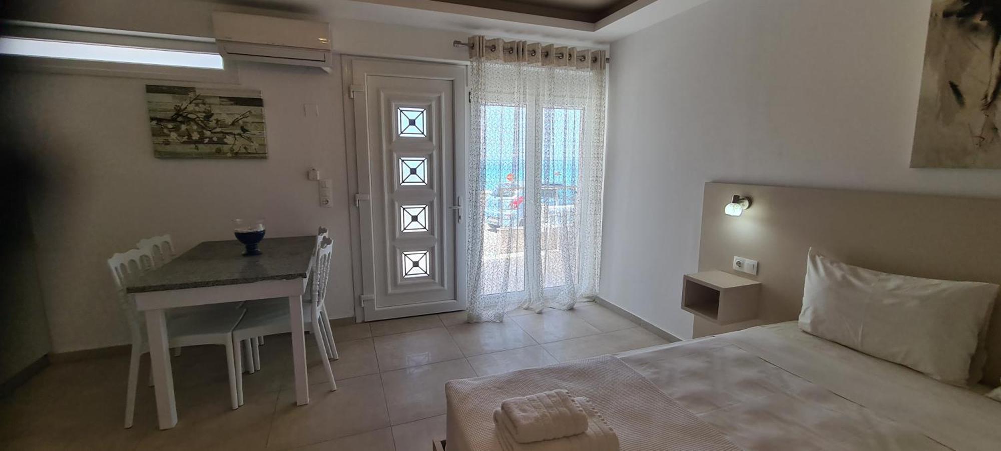 Bella Mare Luxury Apartments Каламакі Екстер'єр фото