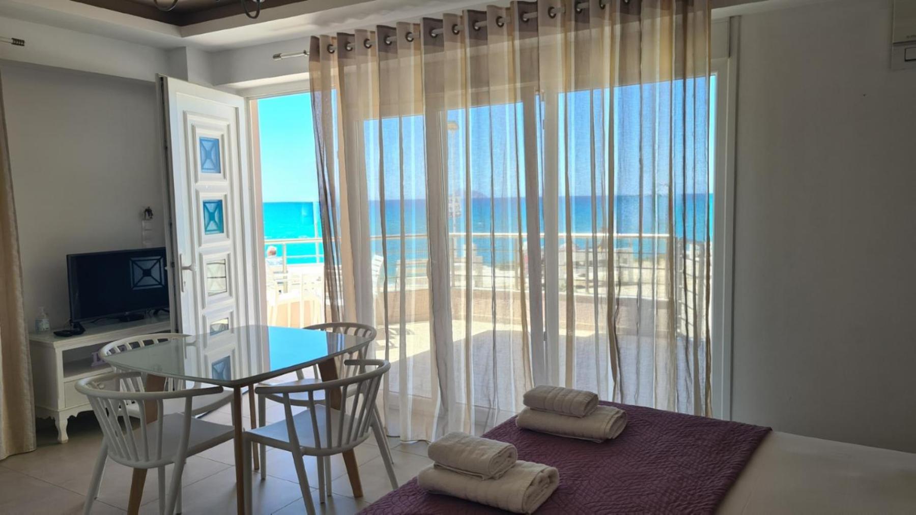 Bella Mare Luxury Apartments Каламакі Екстер'єр фото